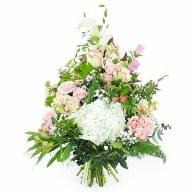 Gerbe de fleurs à la main Aurore